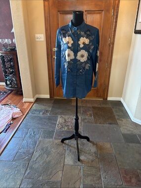 Blue Floral Button-Front Shirt